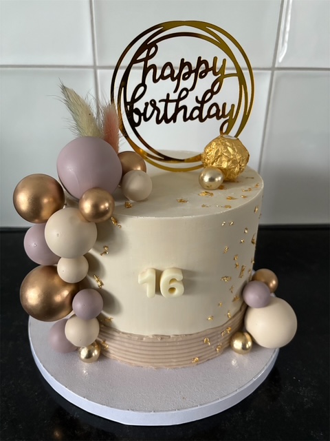 Elegante verjaardagstaart